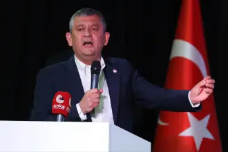 Özgür Özel'den Erdoğan'a yanıt: 'Masum insanların haysiyeti için, onur mücadelesi için savaştayız'