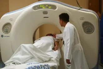 Radyasyonla çalıştık, sendikalaştık, işten atıldık: Taşeronun ödülü klinik şefine