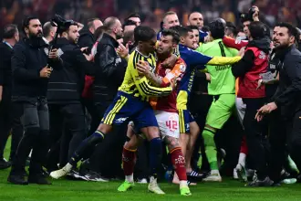 PFDK'den Archie Brown ve Abdülkerim Bardakcı'ya men cezası