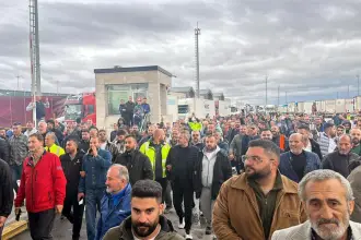 Tır sürücülerinden Schengen vizesi sorunları için sınır kapılarında kontak kapatma eylemi