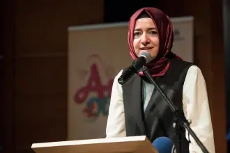 Torpilden İBB bursuna kadar bir dizi iddiayla gündeme geldi: Fatma Betül Sayan Kaya kimdir?