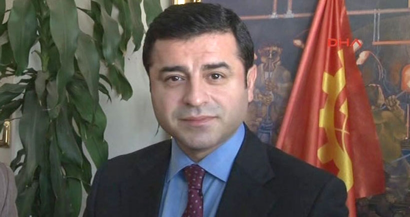 Çay toplamadayız biz kızlar