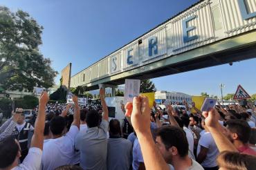 Serel'de 2 işçi atıldı: Baskılar son bulsun, sendika hakkımız tanınsın