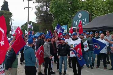 Denizli'de Yonga Mobilya işçileri greve çıktı: İş ekmek yoksa barış da yok