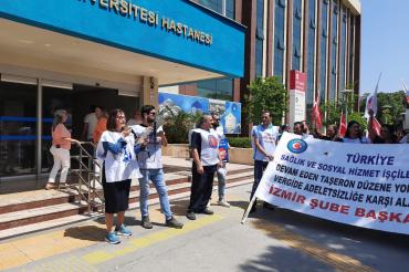 DEÜ Hastanesinde açıklama yapan sağlık emekçileri 1 Mayıs'a çağırdı