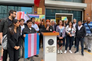 İzmir Barosu: LGBTİ+'ların insan haklarını savunmaya devam edeceğiz