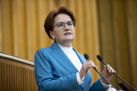 Meral Akşener: Darbe olur mu olmaz mı tartışması bebek mamasını askıdan indirmiyor!