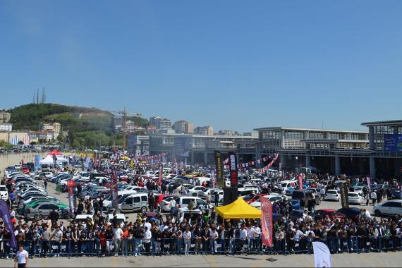 Gebze Belediyesinin düzenlediği modifiye araç festivali 