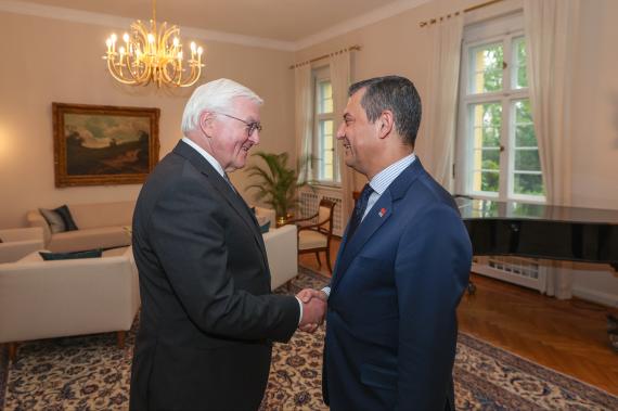 Özgür Özel ve Almanya Cumhurbaşkanı Steinmeier.