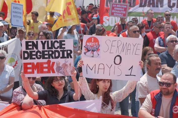 İşyerlerinden ve grevlerden 1 Mayıs Meydanına