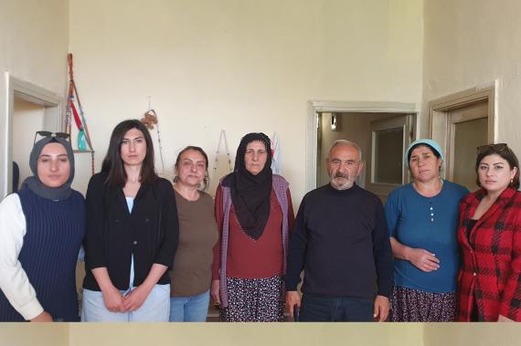Elâzığ Kadın Platformu üyeleri ile öldürülen Dilara Günana’nın anne ve babası 