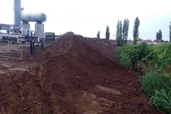 Salihli'de JES'Ã§i ÅŸirket Ã§iftÃ§ilerin tarla yolunu kapattÄ±