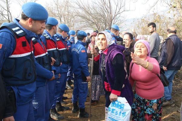 Aydın Kızılcaköy'de yapımı planlanan JES'e karşı direnen köylüler