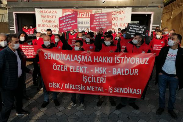 Birleşik Metal-İş'e üye olduktan sonra işten atılan ve ücretsiz izne zorlanan Systemair HSK, Özer Elektrik ve Baldur işçileri, Ankara yürüyüşlerini başlatmak üzere Gebze'de bir araya geldi.