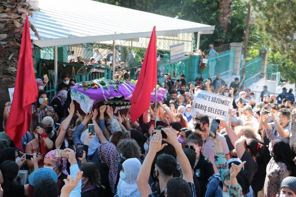 HDP Izmir il binasinda katledilen Deniz Poyraz'in cenazesi