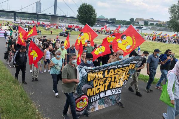 Almanya’da gösteri hakkı için yapılan eylem polis müdahalesiyle bitti
