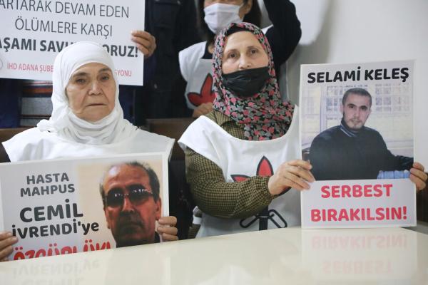 Adana'da hasta tutuklular için nöbet tutuldu
