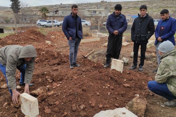 Urfa'da talim alanı yakında yaşamını yitiren çocuğun yakınları: Ne uyarı ne poligon ne levha var - Evrensel