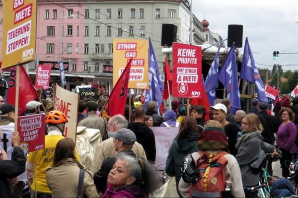 Avusturya'da pahalılığa karşı düzenlenen mitinglerden bir fotoğraf.