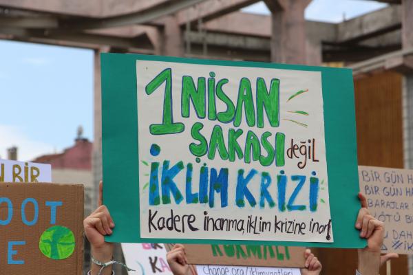 Genç İklim Hareketi iklim krizine dikkat çekti