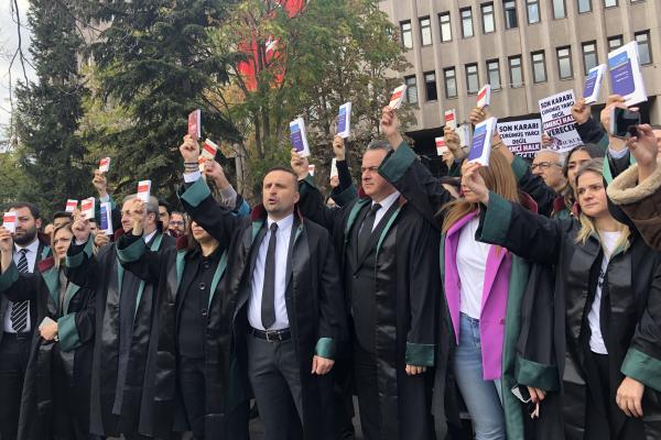 Avukatların Yargıtay'a yürüyüşü