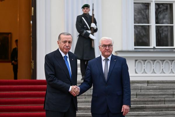 Recep Tayyip Erdoğan (solda),  Frank-Walter Steinmeier (sağda)