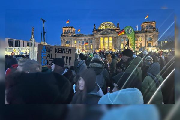 Almanya'da yüz binler ırkçılığa karşı ayakta