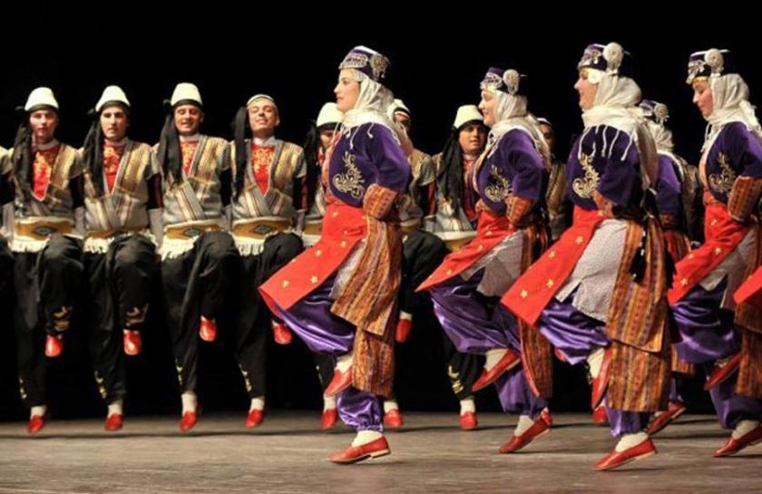 Macaristan’a kaçan 'folklor ekibi'nde sahte evrak iddiası