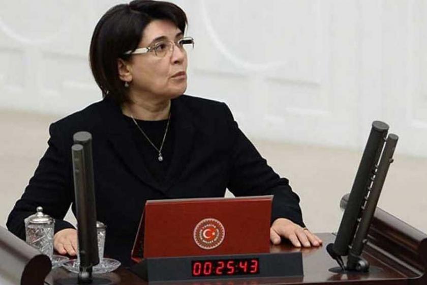 Leyla Zana'nın vekilliği 23 yıl sonra yine düşürüldü