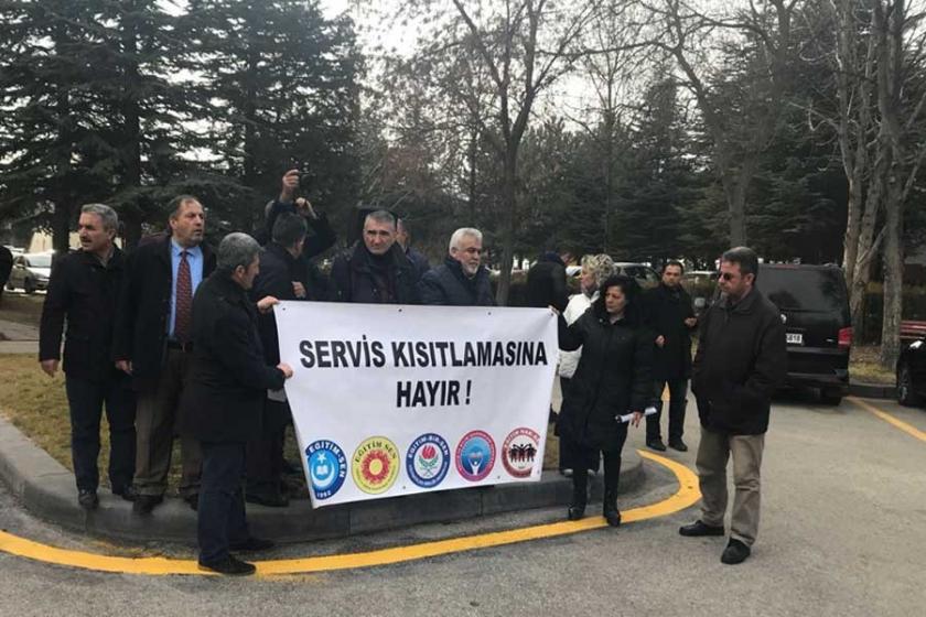 Hacettepe Üniversitesindeki servis kısıtlamasına tepki