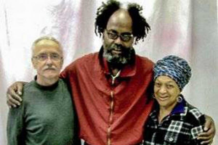 Mumia Abu Jamal’e cezaevinde ziyaret