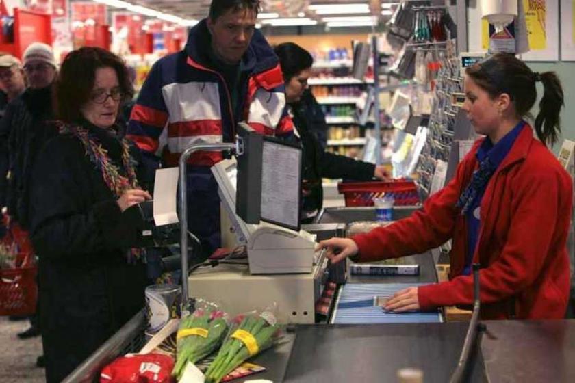 Tacizci müşteriler dışarı!