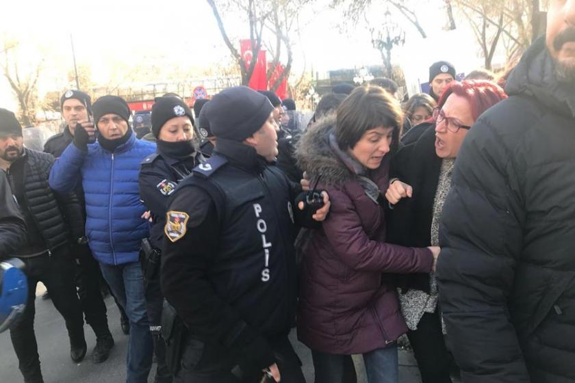 Eğitimciler MEB'e kırık karne vermek istedi, polis saldırdı