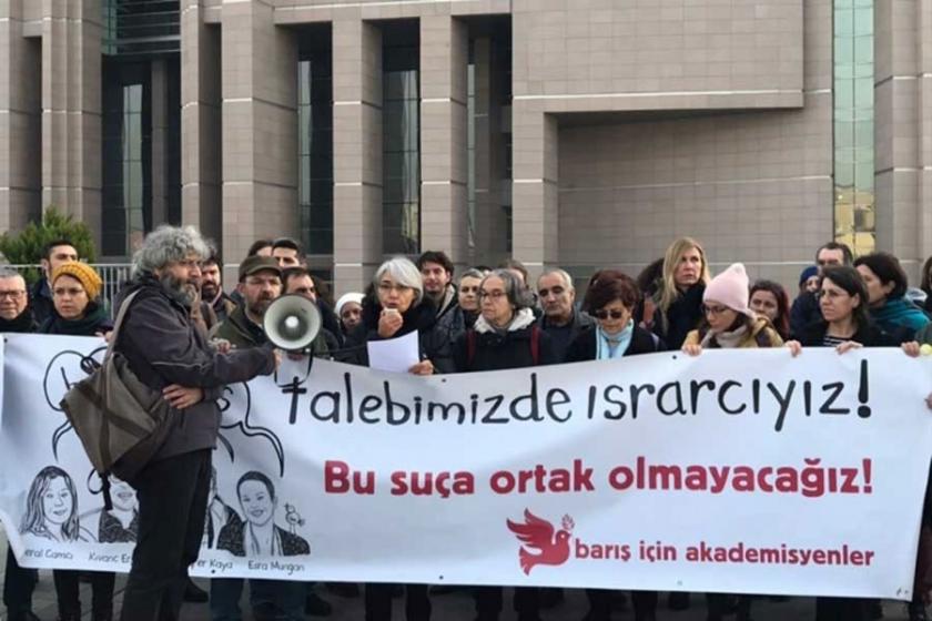 5 barış akademisyeni mahkemeye çıktı: Eleştirimiz ifade özgürlüğüdür