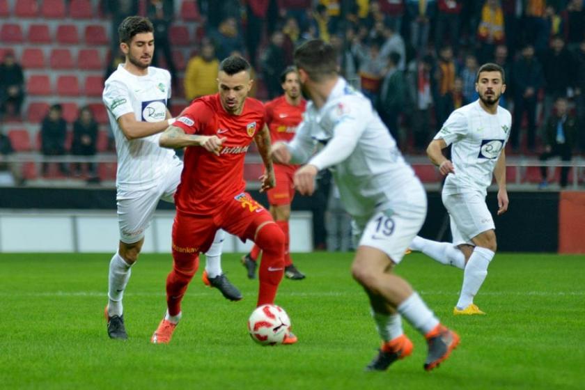 Akhisarspor, Kayserispor'u kupanın dışına itti