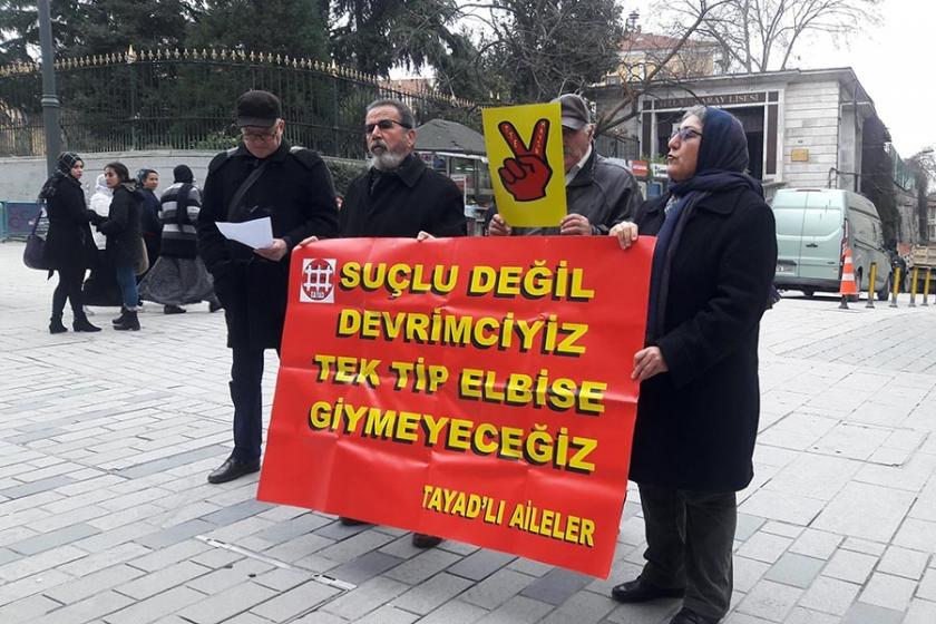 TAYAD'lı aileler tek tip elbise uygulamasını protesto etti