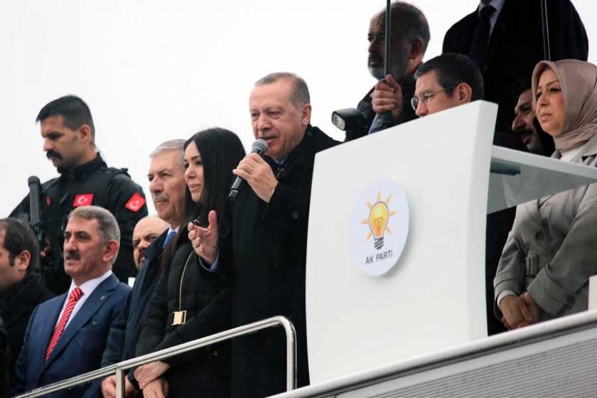 Erdoğan: O komünist, vatan haini gençlere okuma hakkı vermeyeceğiz