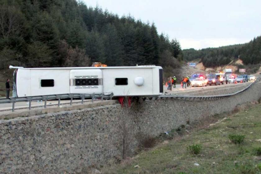 Afyonkarahisar’da yolcu otobüsü devrildi: 1 ölü, 20 yaralı