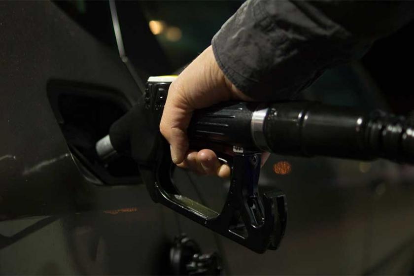 Benzine bu gece yarısı 16 kuruş zam geliyor