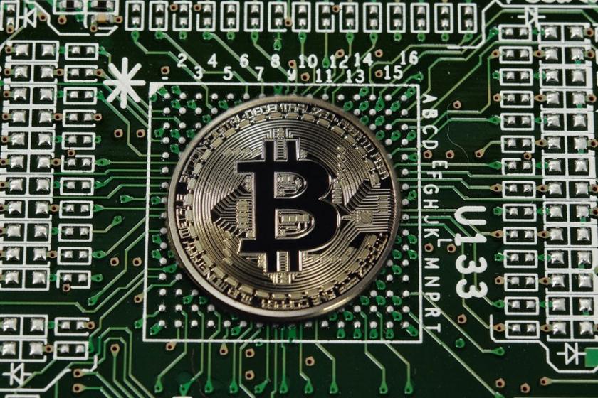 Hapisten kaçan bitcoin hırsızı Başbakanla aynı uçakta ülkeyi terk etti