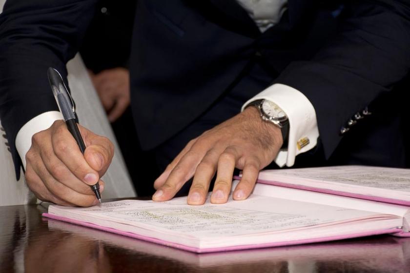 Afyonkarahisar Belediyesinin göçmenler için 25 kat artırdığı 'nikah ücreti' kararı yargıdan döndü