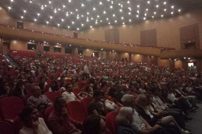 KESK’ten Mersin’de ‘OHAL ve KHK’lere inat yaşasın hayat’ konseri