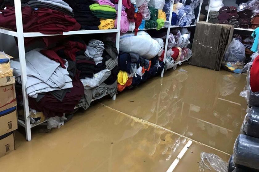 Mardin'de şiddetli yağmur sonucu ev ve iş yerlerini su bastı