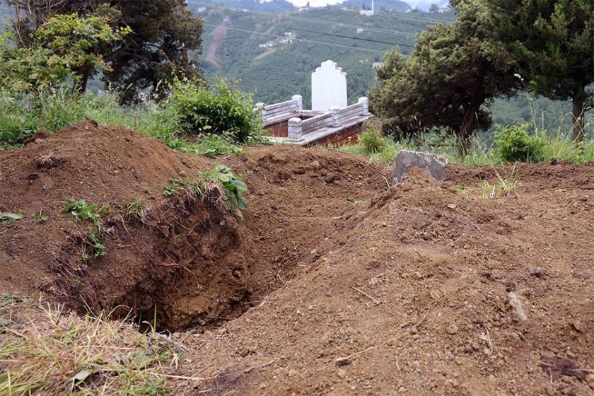 Kaçak define avcıları, 1700 yıllık Rum mezarlarını tahrip etti