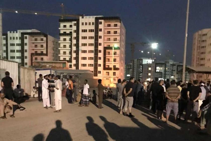 Suudi Arabistan'da Türkiyeli ve Pakistanlı inşaat işçileri grevde