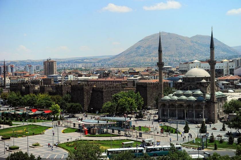 AKP Kayseri’de ciddi bir krizle seçime gidiyor