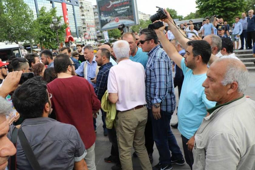 Polis HDP'li milletvekili adayına yumruk attı