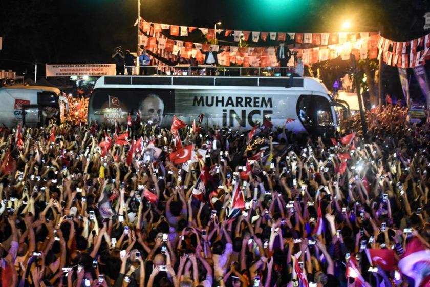 Muharrem İnce'den Kadıköy'de kalabalık gece mitingi