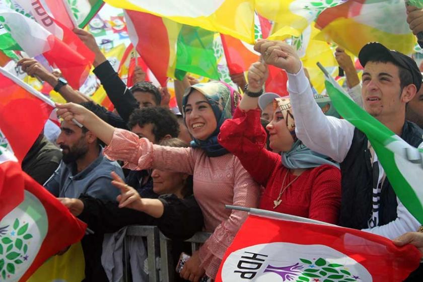 Mersinli sanatçılardan HDP’ye destek