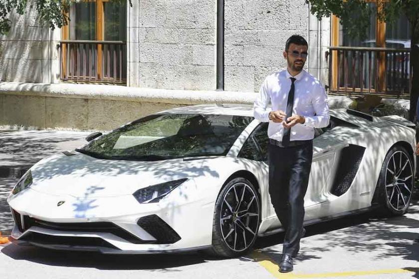 Kenan Sofuoğlu, TBMM'ye vergisini ödemediği Lamborghini'yle geldi